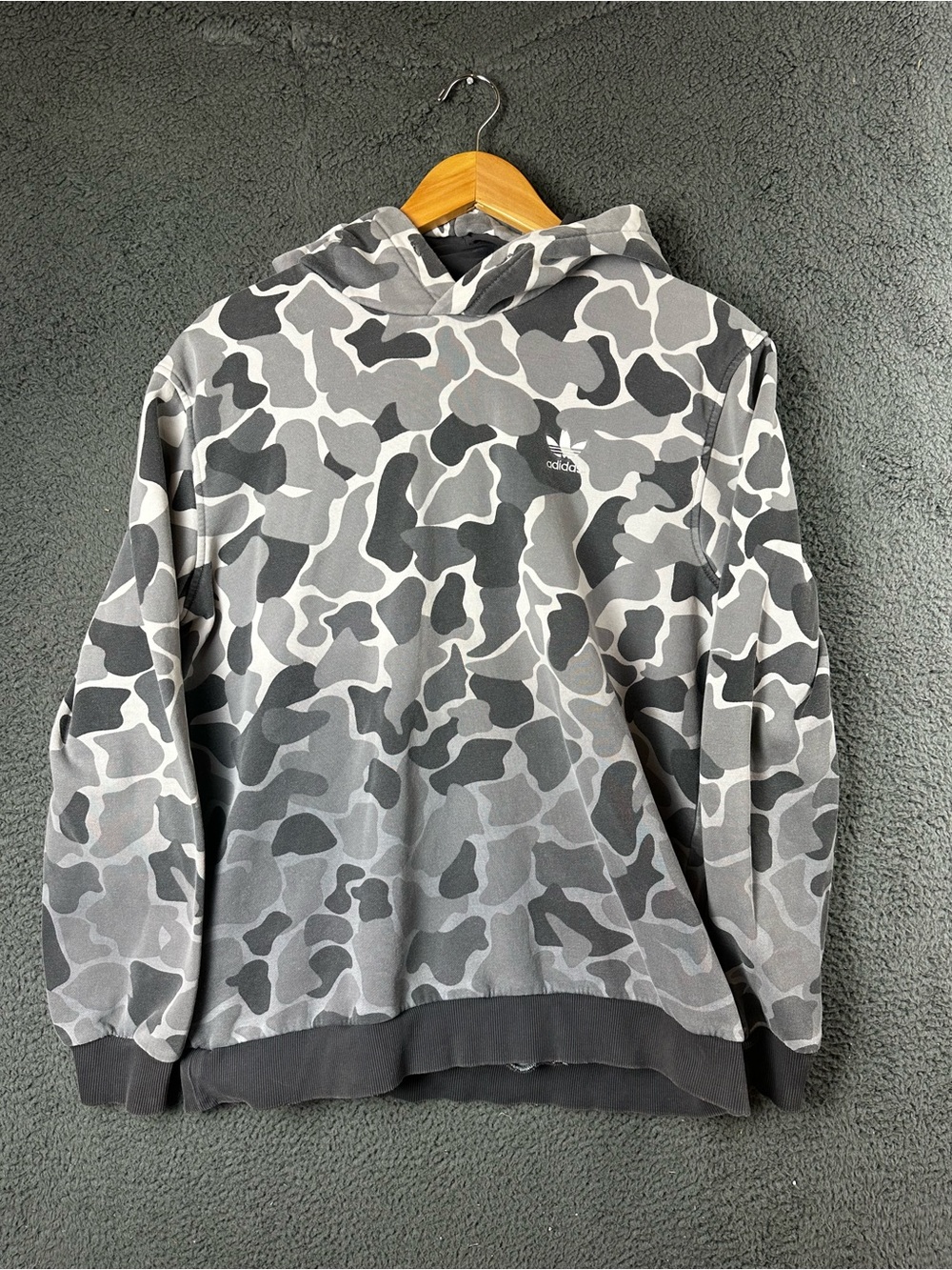 Adidas Originals Mens Gray Camo Trefoil Hoodie Sweatshirt Size Medium